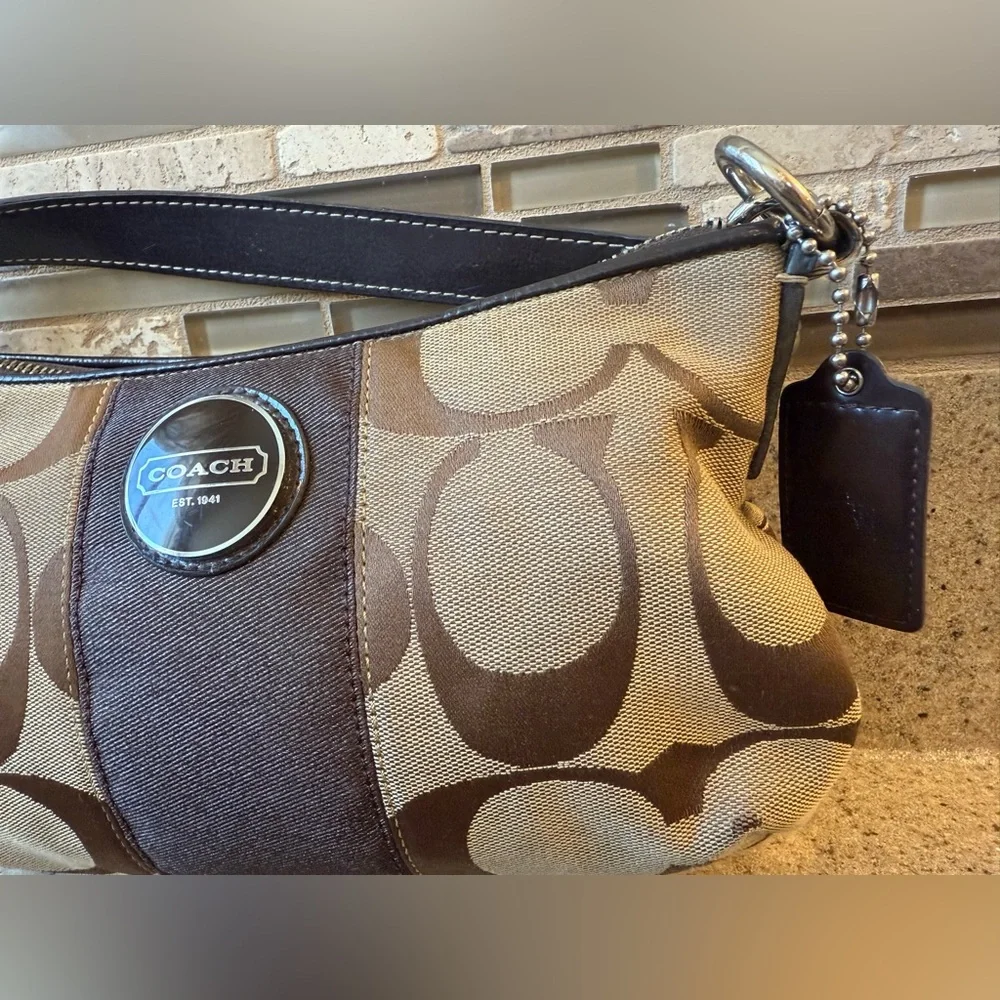 VTG Coach Brown/Tan Signature C Jacquard Shoulder Bag Purse - Picture 6 of 15